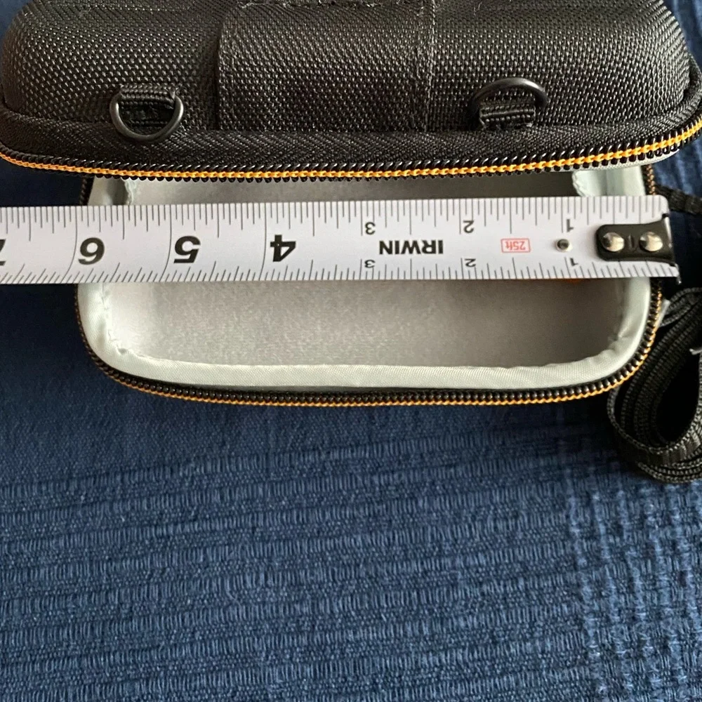 Lowepro Santiago 30 II Camera Bag for GoPro and Action Cameras - Picture 9 of 9